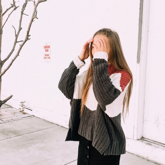 Only TWO LEFT! 💓 The ILONA Striped Block Sweater - Picture 3 of 8